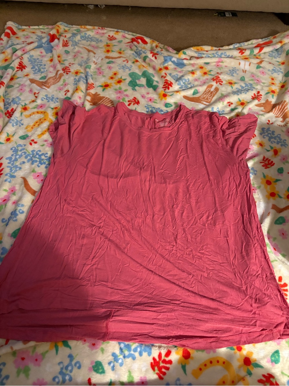 American Eagle Outfitters Rose Pink Short Sleeve Crewneck Tee